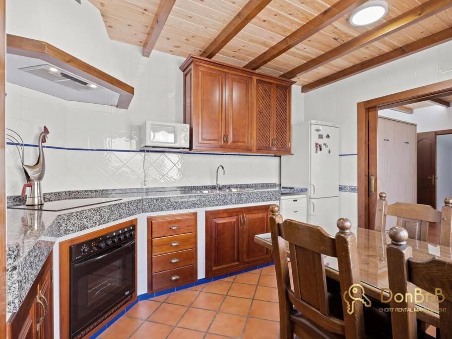 Casa Con 3 En El Tarajal Feriehus Málaga